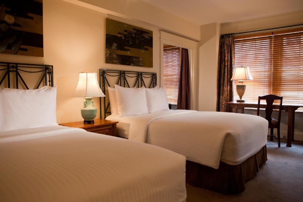 Deluxe Double Room interior